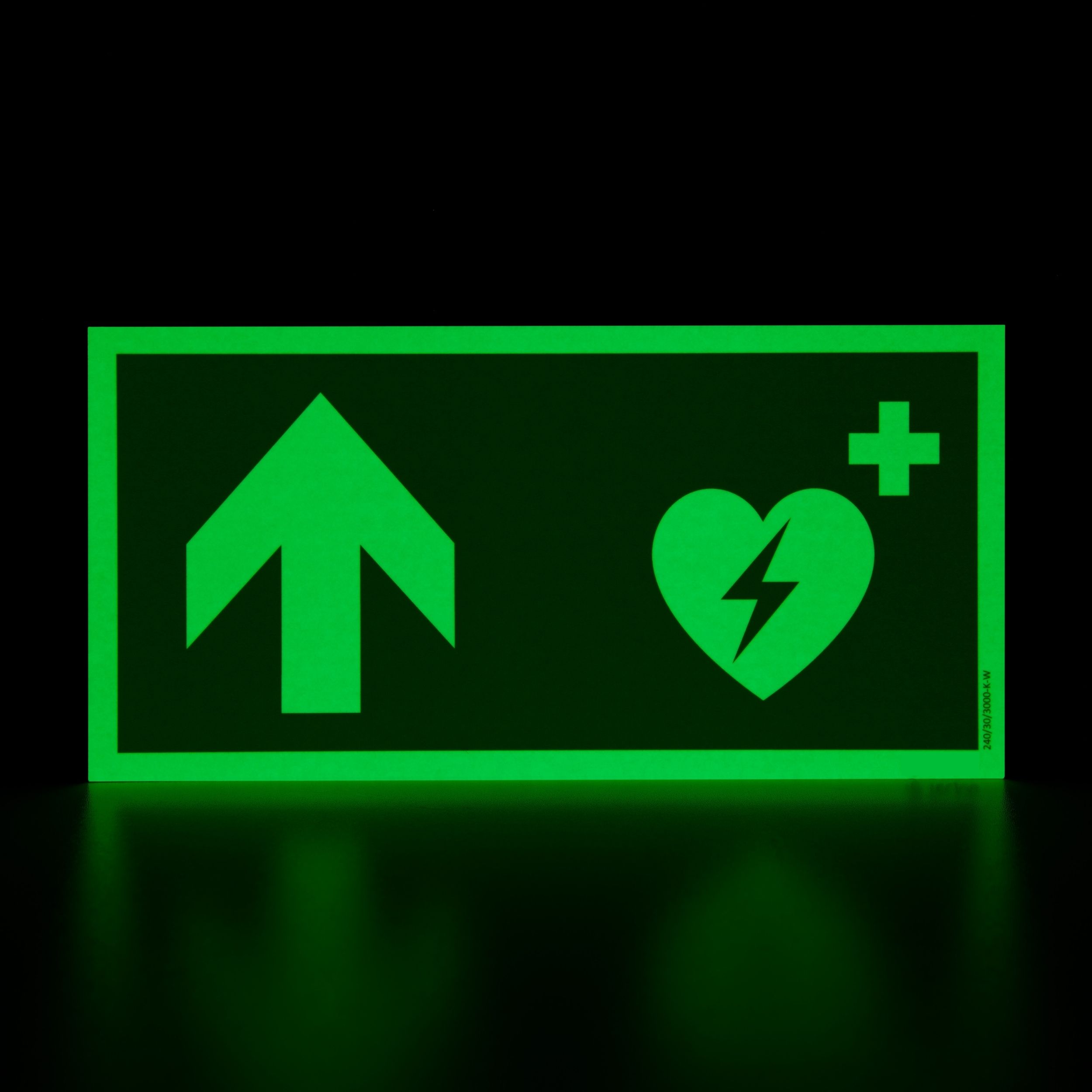 defibrillator aed hinweisschild mit pfeil nach vorne bzw oben photolumineszierend, langnachleuchtend leuchtend
